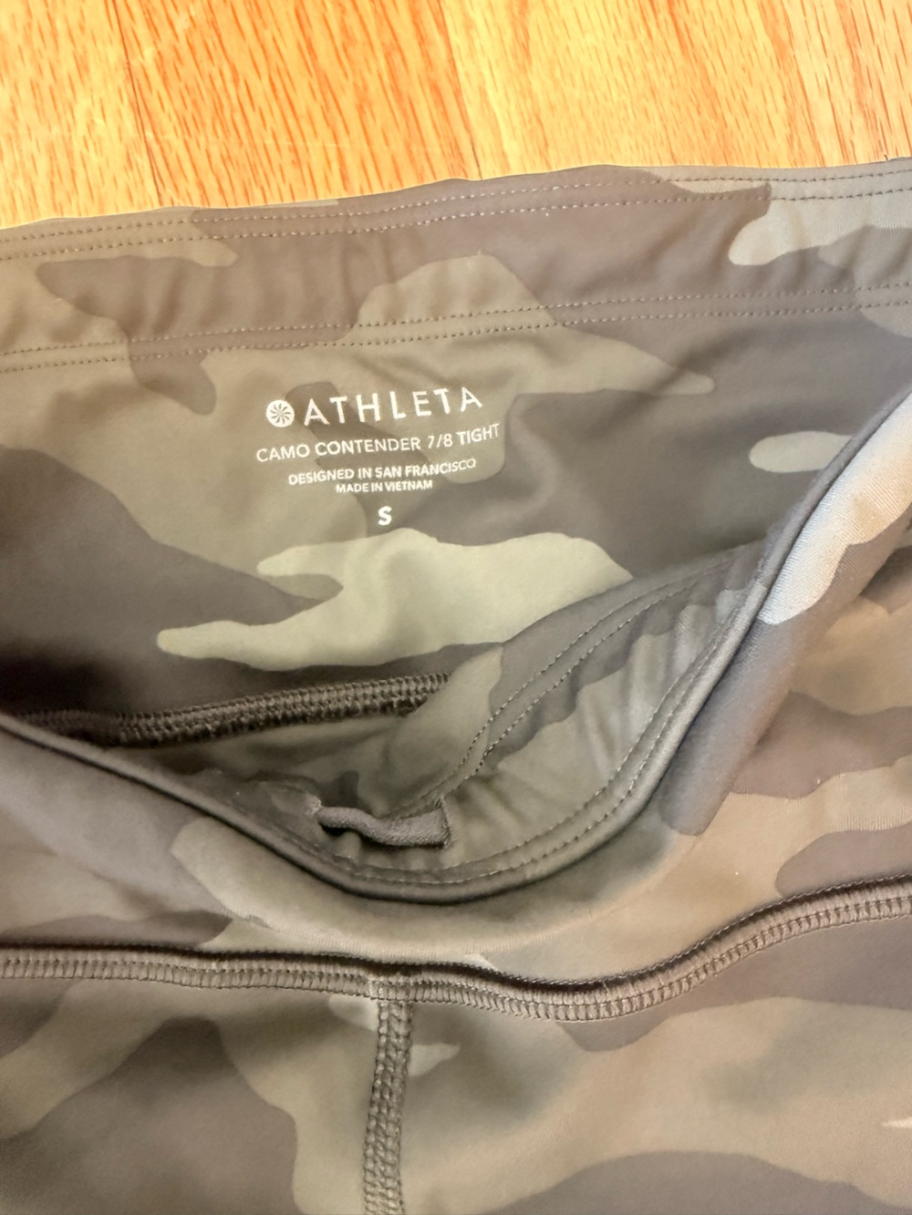 Athleta Camo Contender 7/8 Tight - Olive & Gray